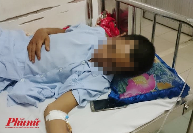 Bi hài cấp cứu cho bệnh nhân nữ nhưng cuối cùng... lòi ra bệnh nhân nam Bi hai cap cuu cho benh nhan nu nhung cuoi cung... loi ra benh nhan nam