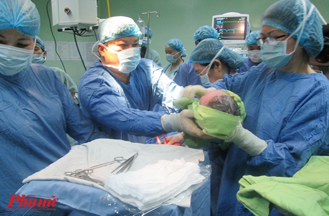 Hạnh phúc mỉm cười sau 10 lần thụ tinh thất bại Hanh phuc mim cuoi sau 10 lan thu tinh that bai
