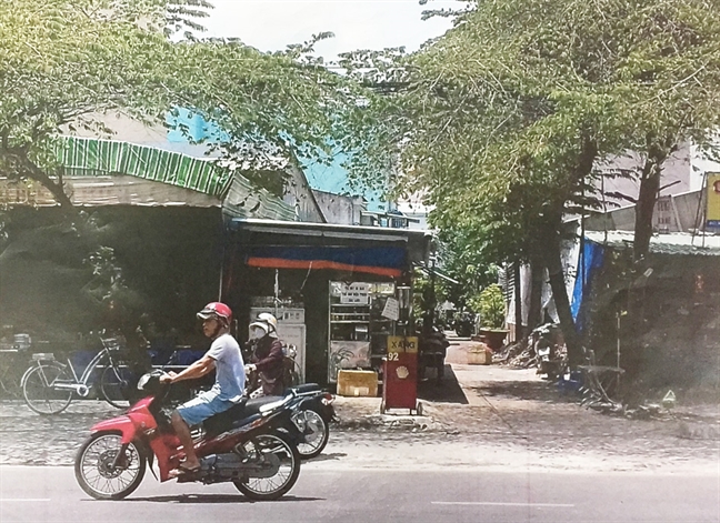 Tranh chấp 'ly kỳ' nền thành hẻm hay hẻm thành nền? Tranh chap 'ly ky' nen thanh hem hay hem thanh nen?