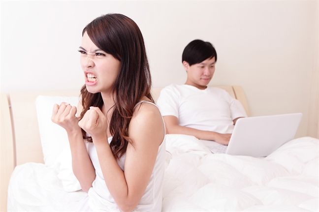 Muốn phát điên với cô vợ 35 tuổi nhưng trẻ con, lười biếng lại hay ghen Muon phat dien voi co vo 35 tuoi nhung tre con, luoi bieng lai hay ghen