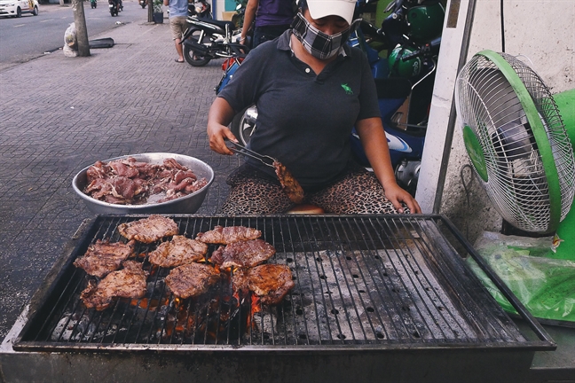 Quán cơm tấm nức danh cầu chữ Y ở Sài Gòn Quan com tam nuc danh cau chu Y o Sai Gon