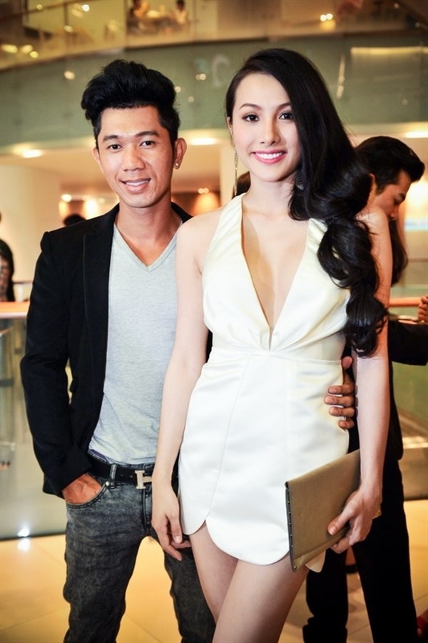 Yaya Trương Nhi: Đạo diễn Kong rất buồn vì nhiều người muốn 'thúc' anh đi Yaya Truong Nhi: Dao dien Kong rat buon vi nhieu nguoi muon 'thuc' anh di