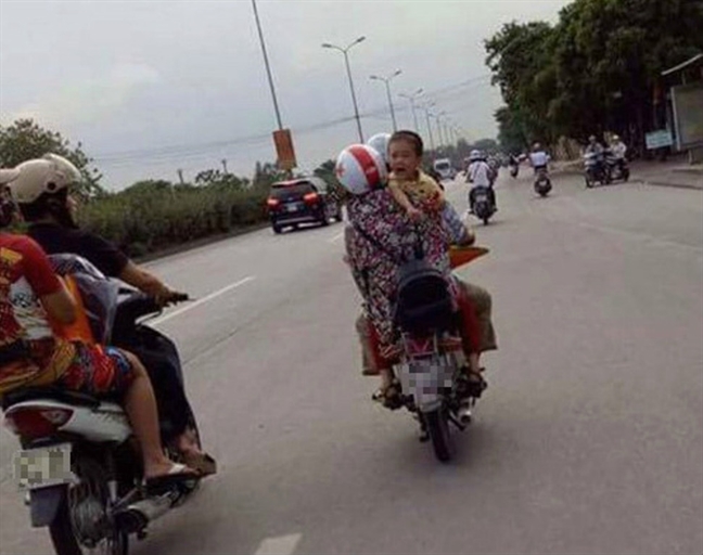 Cộng đồng mạng sôi sục tìm kiếm thông tin bé trai 6 tuổi nghi bị bắt cóc Cong dong mang soi suc tim kiem thong tin be trai 6 tuoi nghi bi bat coc