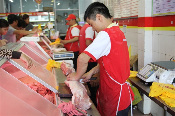Thương lái Trung Quốc lại ồ ạt thu mua heo, nông dân Việt Nam 'ôm mộng' heo tăng giá cao Thuong lai Trung Quoc lai o at thu mua heo, nong dan Viet Nam 'om mong' heo tang gia cao
