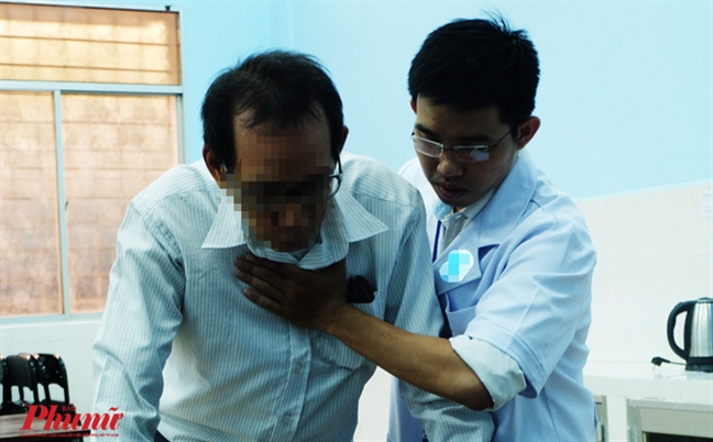Kỳ lạ bệnh nhân ho một lần phun ra gần 1 lít máu Ky la benh nhan ho mot lan phun ra gan 1 lit mau