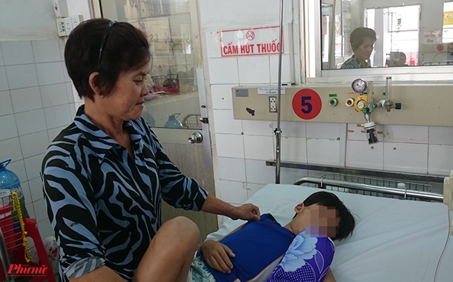 Nhà có 3 mẹ con, cả 3 đều bị sốt xuất huyết Nha co 3 me con, ca 3 deu bi sot xuat huyet