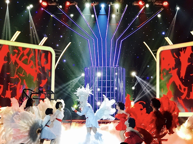 Jun Phạm đăng quang 'Gương mặt thân quen' 2017 Jun Pham dang quang 'Guong mat than quen' 2017