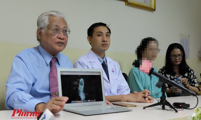 Vị bác sĩ già hồi sinh cô gái 20 năm không đi được Vi bac si gia hoi sinh co gai 20 nam khong di duoc