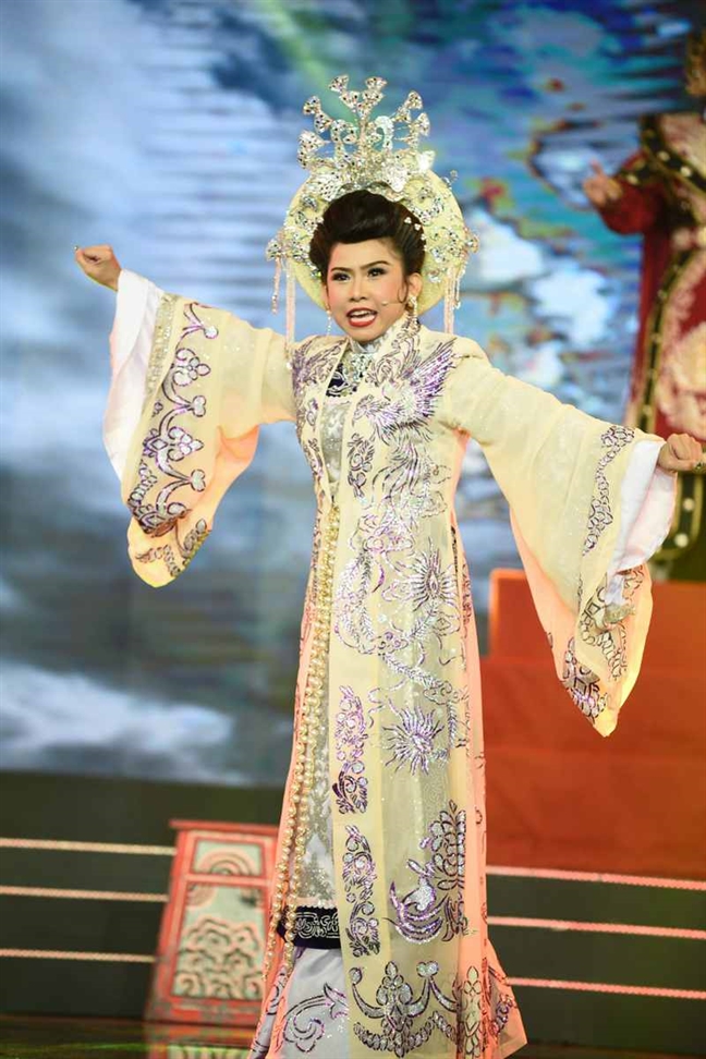 Nghệ sĩ cải lương Bình Tinh: 'Bỏ chồng thì được, bỏ nghề hát thì không' Nghe si cai luong Binh Tinh: 'Bo chong thi duoc, bo nghe hat thi khong'