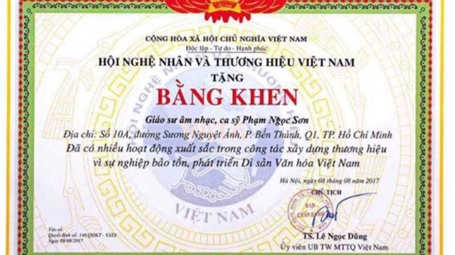 Giải trình vụ phong 'Giáo sư âm nhạc' cho Ngọc Sơn: Càng giải thích càng gây hoang mang! Giai trinh vu phong 'Giao su am nhac' cho Ngoc Son: Cang giai thich cang gay hoang mang!