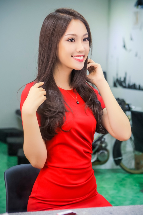 Á hậu Thuỳ Dung: ‘Nếu phẫu thuật thẩm mỹ, tôi sẽ không còn tự tin' A hau Thuy Dung: ‘Neu phau thuat tham my, toi se khong con tu tin'