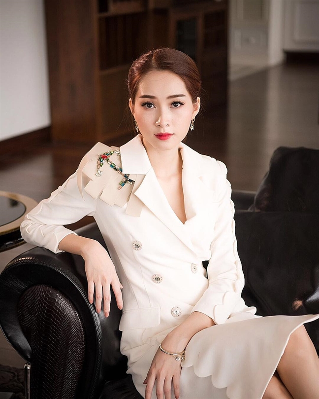 Showbiz Việt: Có những đứa con phải 'nai lưng' trả nợ cho mẹ cha Showbiz Viet: Co nhung dua con phai 'nai lung' tra no cho me cha