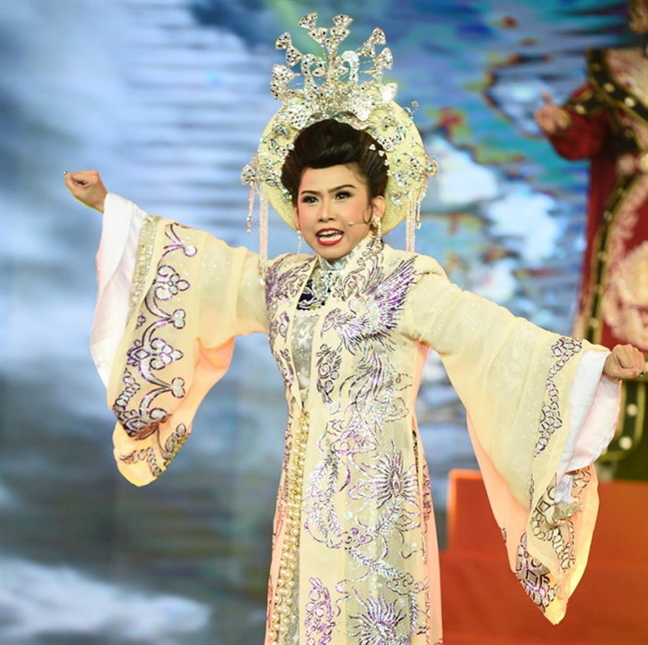 Showbiz Việt: Có những đứa con phải 'nai lưng' trả nợ cho mẹ cha Showbiz Viet: Co nhung dua con phai 'nai lung' tra no cho me cha