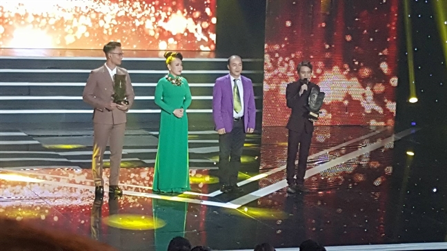 Tấn Phát là quán quân thứ nhất của 'Cười xuyên Việt 2017 Tan Phat la quan quan thu nhat cua 'Cuoi xuyen Viet 2017