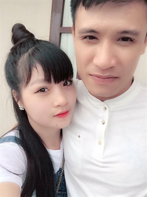 Gặp cô vợ 9X 'quái chiêu' khiến chồng phải quỳ xuống xin lỗi Gap co vo 9X 'quai chieu' khien chong phai quy xuong xin loi