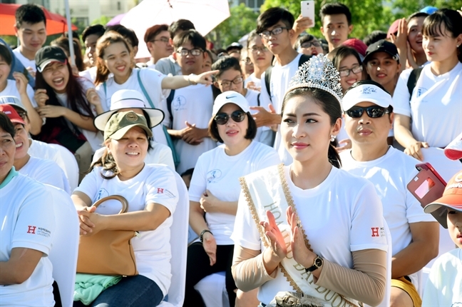 HH Ngô Phương Lan, Thu Thủy hào hứng khi được trao 'quyền sinh sát' tại ‘Hoa hậu Đại dương 2017’ HH Ngo Phuong Lan, Thu Thuy hao hung khi duoc trao 'quyen sinh sat' tai ‘Hoa hau Dai duong 2017’