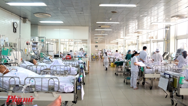 Tiết lộ tấm phim phổi mờ trắng khó hiểu của đạo diễn V.T.V. Tiet lo tam phim phoi mo trang kho hieu cua dao dien V.T.V.