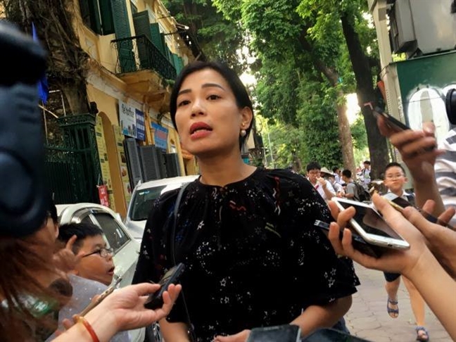 Vợ Xuân Bắc: 'Tôi cấm chồng tôi làm giám đốc' Vo Xuan Bac: 'Toi cam chong toi lam giam doc'