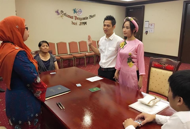 Câu chuyện chồng Malaysia học nấu món Việt để chăm vợ nằm viện lại khiến chị em phát sốt Cau chuyen chong Malaysia hoc nau mon Viet de cham vo nam vien lai khien chi em phat sot