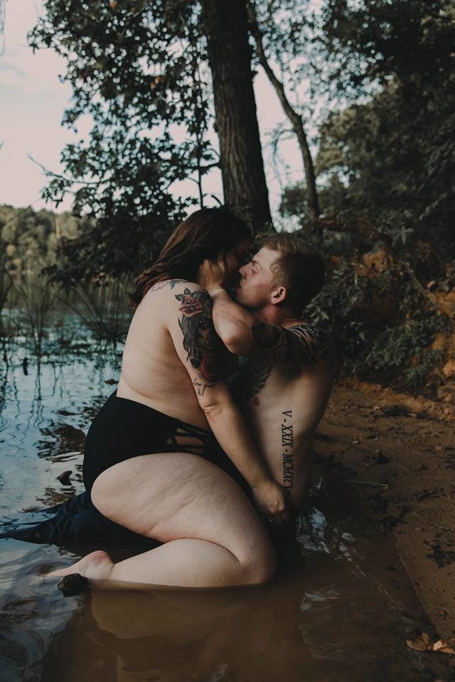 Cô gái 'ngàn cân' tự tin bán nude bên hôn phu và bài học yêu thương bản thân Co gai 'ngan can' tu tin ban nude ben hon phu va bai hoc yeu thuong ban than