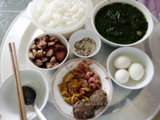 Những mâm cơm ở cữ khiến bà vợ nào cũng muốn... đẻ Nhung mam com o cu khien ba vo nao cung muon... de