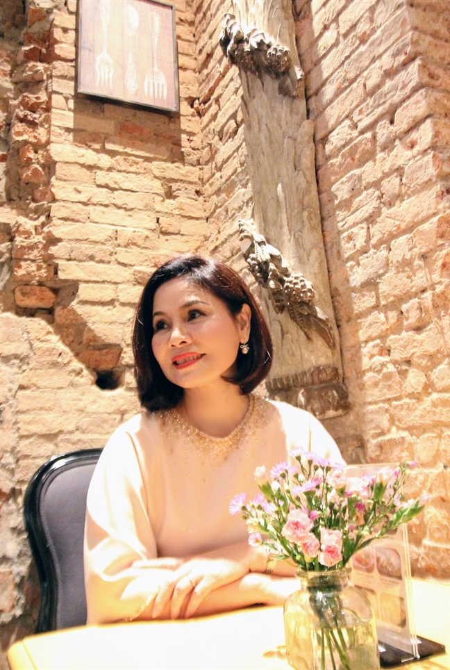 Vì sao ‘biểu tượng nhan sắc’ Sài Gòn Food trung thành với kiểu tóc ngắn suốt 40 năm? Vi sao ‘bieu tuong nhan sac’ Sai Gon Food trung thanh voi kieu toc ngan suot 40 nam?