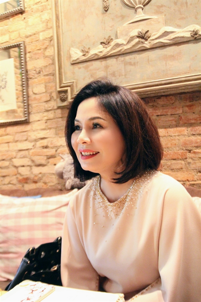 Vì sao ‘biểu tượng nhan sắc’ Sài Gòn Food trung thành với kiểu tóc ngắn suốt 40 năm? Vi sao ‘bieu tuong nhan sac’ Sai Gon Food trung thanh voi kieu toc ngan suot 40 nam?