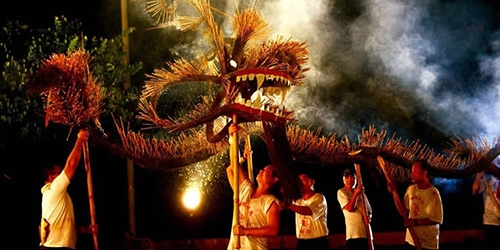 Tết Trung thu ở Hồng Kông: Đậm truyền thống mà vẫn tưng bừng hiện đại Tet Trung thu o Hong Kong: Dam truyen thong ma van tung bung hien dai