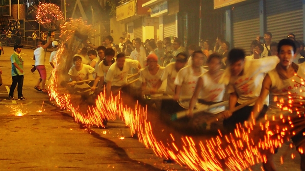Tết Trung thu ở Hồng Kông: Đậm truyền thống mà vẫn tưng bừng hiện đại Tet Trung thu o Hong Kong: Dam truyen thong ma van tung bung hien dai