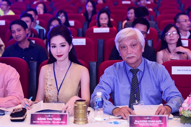 'Đấu tố' nhau ở các cuộc thi nhan sắc: 'Chiêu độc' dành cho đối thủ 'Dau to' nhau o cac cuoc thi nhan sac: 'Chieu doc' danh cho doi thu