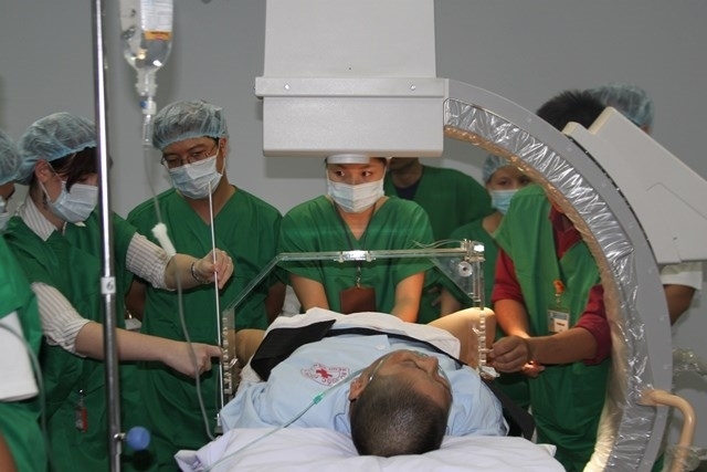 Điều trị ung thư không cần phẫu thuật Dieu tri ung thu khong can phau thuat