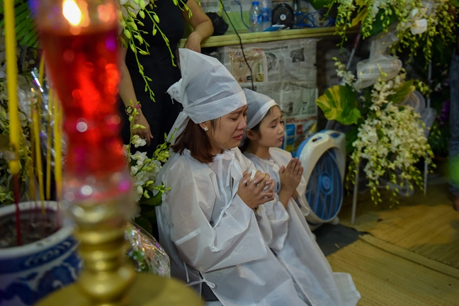 Con gái nghệ sĩ Khánh Nam: ‘Tôi thấy có lỗi khi không về thăm khi ba còn sống’ Con gai nghe si Khanh Nam: ‘Toi thay co loi khi khong ve tham khi ba con song’