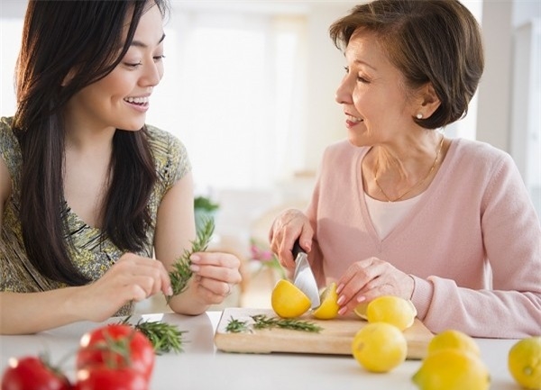 Quan hệ mẹ chồng - nàng dâu bất ngờ nảy lửa vì cái tủ lạnh Quan he me chong - nang dau bat ngo nay lua vi cai tu lanh