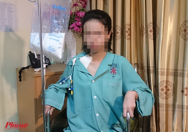 Bé gái 15 tuổi cong cột sống đến 69 độ sau 2 năm bó nẹp Be gai 15 tuoi cong cot song den 69 do sau 2 nam bo nep