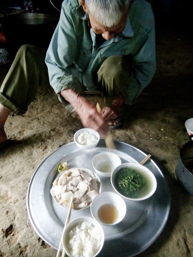 Có 7 người con giàu có nhưng ông vẫn sống lủi thủi 1 mình hương khói cho vợ Co 7 nguoi con giau co nhung ong van song lui thui 1 minh huong khoi cho vo
