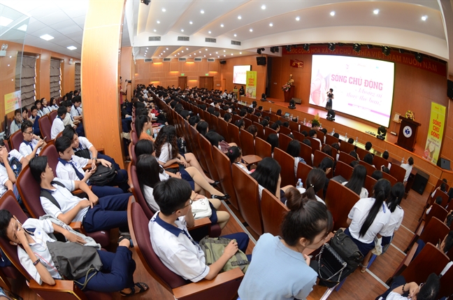 Những thắc mắc 'nguy hiểm' của thanh niên và sự trăn trở của người lớn Nhung thac mac 'nguy hiem' cua thanh nien va su tran tro cua nguoi lon