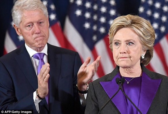 Hillary ra tự truyện, Bill Clinton giận vợ tới mức 'chiến tranh lạnh' nhiều tháng Hillary ra tu truyen, Bill Clinton gian vo toi muc 'chien tranh lanh' nhieu thang