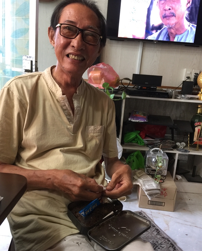 Cuộc đời nghệ sĩ Lê Bình: Bắt phong trần, phải phong trần! Cuoc doi nghe si Le Binh: Bat phong tran, phai phong tran!