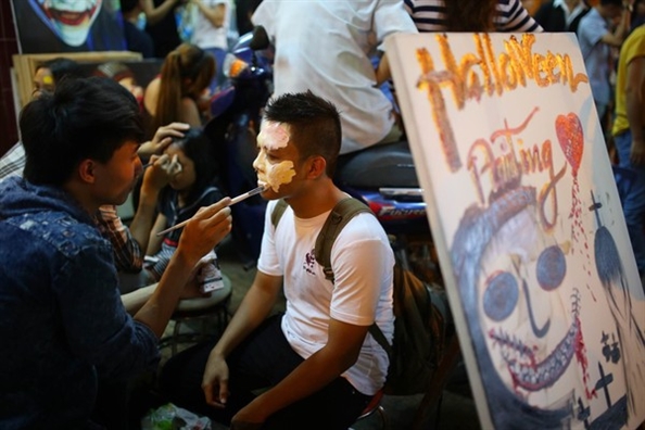 Cosplay thành Võ Tắc Thiên đón Halloween Cosplay thanh Vo Tac Thien don Halloween