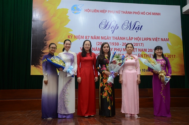 Nhiều thành tựu nổi bật trong hoạt động Hội và phong trào phụ nữ Nhieu thanh tuu noi bat trong hoat dong Hoi va phong trao phu nu