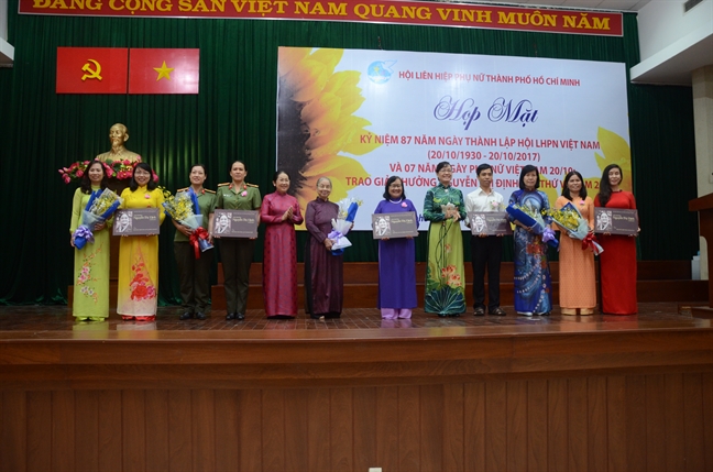 Nhiều thành tựu nổi bật trong hoạt động Hội và phong trào phụ nữ Nhieu thanh tuu noi bat trong hoat dong Hoi va phong trao phu nu
