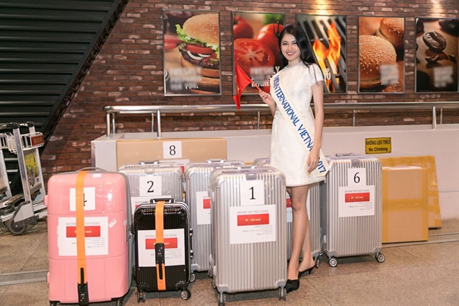 Á hậu Thuỳ Dung mất 3 kiện hành lý để ‘vác’ trang phục dân tộc dự thi 'Miss International' A hau Thuy Dung mat 3 kien hanh ly de ‘vac’ trang phuc dan toc du thi 'Miss International'