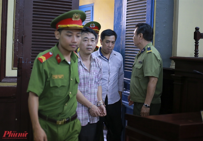 'Thứ trưởng hay Cục trưởng cũng vậy, quân pháp bất vị thân' 'Thu truong hay Cuc truong cung vay, quan phap bat vi than'