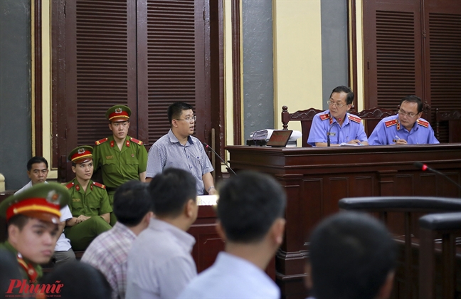 'Thứ trưởng hay Cục trưởng cũng vậy, quân pháp bất vị thân' 'Thu truong hay Cuc truong cung vay, quan phap bat vi than'