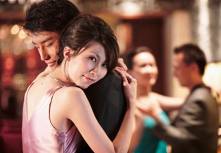 Chồng dựng màn kịch xin con nuôi để đưa con riêng về nhà Chong dung man kich xin con nuoi de dua con rieng ve nha