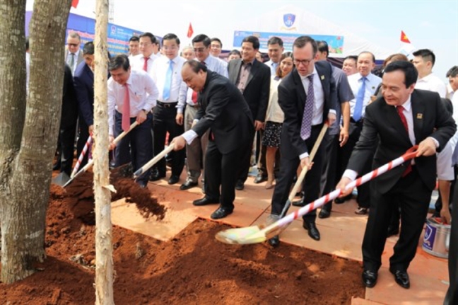 Thủ tướng Nguyễn Xuân Phúc: Đào tạo phải gắn với nhu cầu xã hội Thu tuong Nguyen Xuan Phuc: Dao tao phai gan voi nhu cau xa hoi