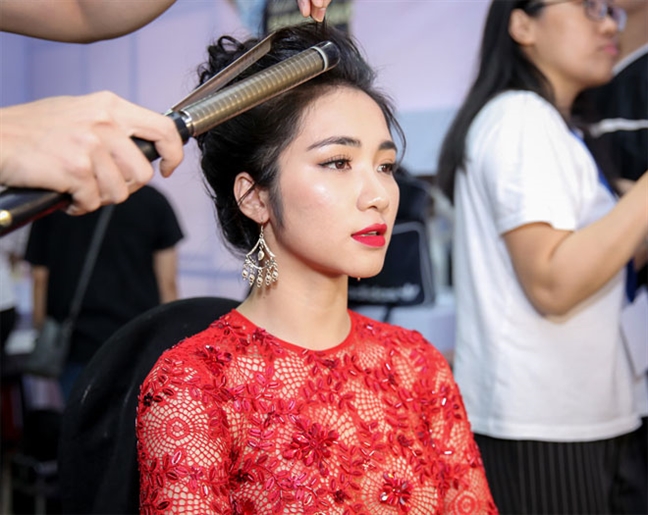 Hoà Minzy từng bị doạ giết vì quen cầu thủ Công Phượng Hoa Minzy tung bi doa giet vi quen cau thu Cong Phuong
