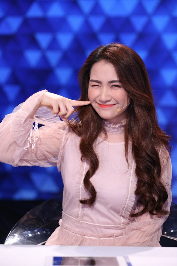 Hoà Minzy từng bị doạ giết vì quen cầu thủ Công Phượng Hoa Minzy tung bi doa giet vi quen cau thu Cong Phuong