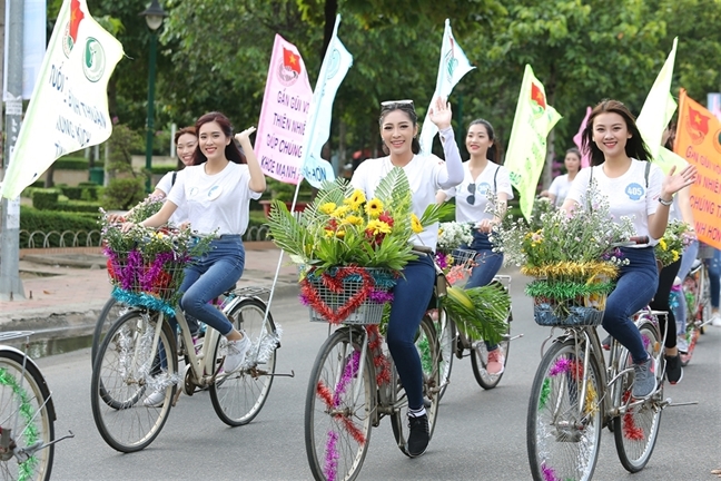HH Đại dương Đặng Thu Thảo: ‘Anh Võ Việt Chung không hề giúp đỡ tôi, sao nói tôi vô ơn?’ HH Dai duong Dang Thu Thao: ‘Anh Vo Viet Chung khong he giup do toi, sao noi toi vo on?’