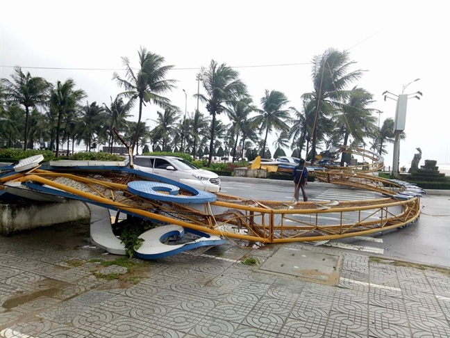 Chủ tịch Đà Nẵng kêu gọi toàn dân khắc phục hậu quả bão Chu tich Da Nang keu goi toan dan khac phuc hau qua bao